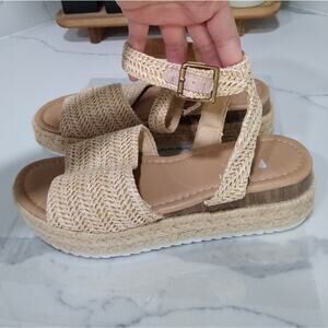 🎄2/$10🎄[H469] SHEIN Chic Beige Woven Platform Sandals, Size 8